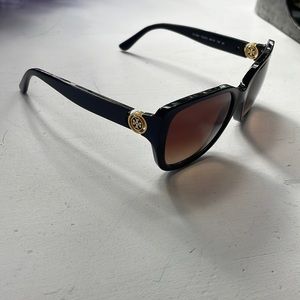 Black tory burch sunglasses